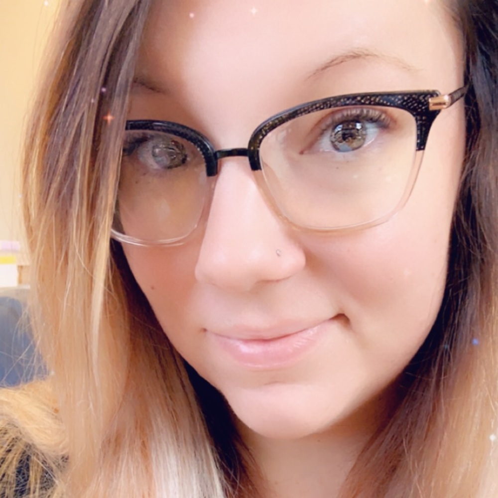 Meet your Posher, Danielle